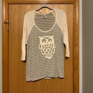 3/4 sleeve owl tee from vanity. 2 xl
